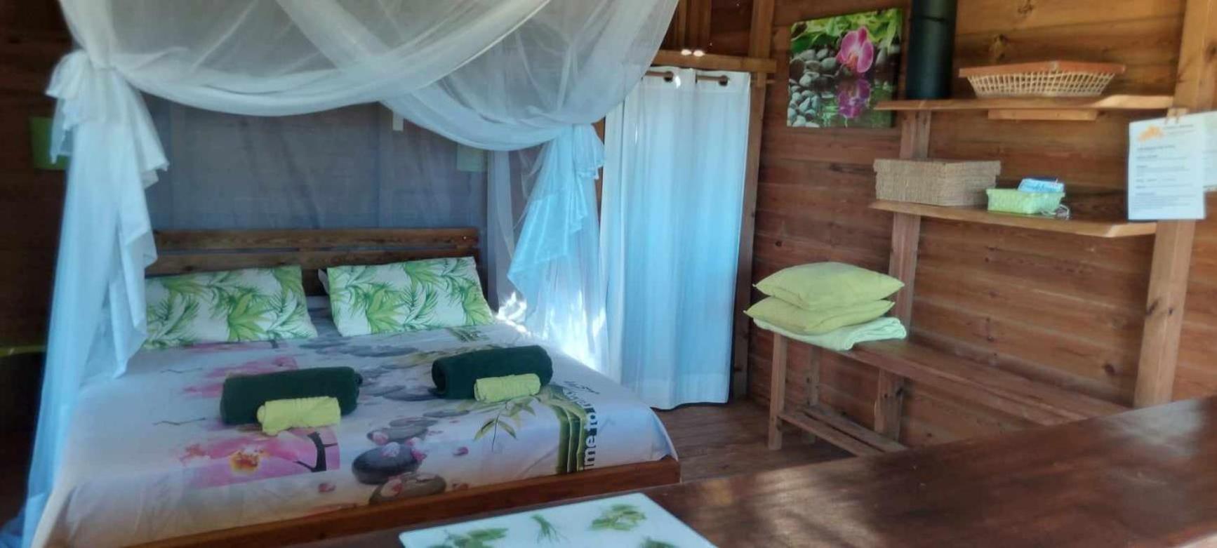 Ali-Nais Location Bed & Breakfast Deshaies Phòng bức ảnh