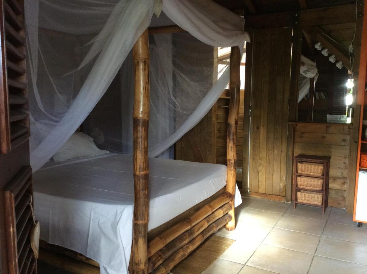 Ali-Nais Location Bed & Breakfast Deshaies Ngoại thất bức ảnh